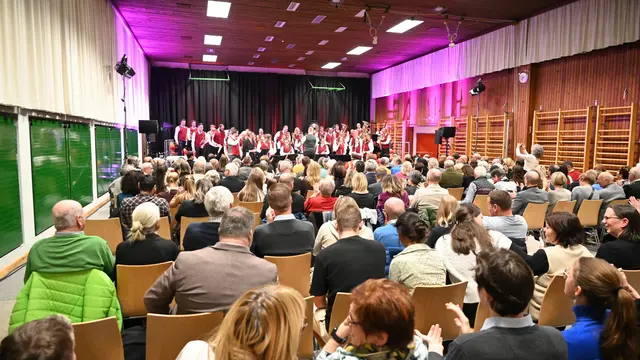 Der Musikverein Traboch präsentierte im Festsaal ein abwechslungsreiches Konzertprogramm. | Foto: Norbert Ortner
