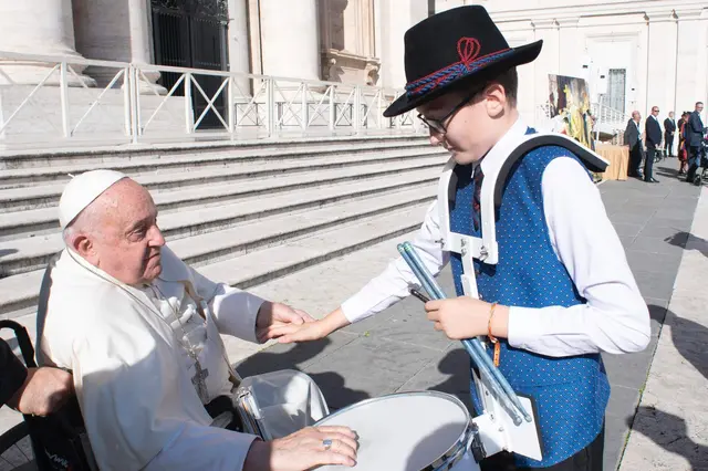Maximilian im Gespräch mit dem Papst. | Foto: Vatikan