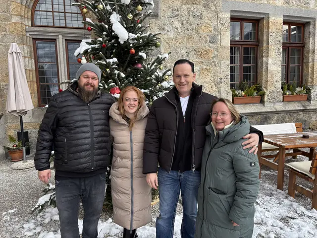Die Gastgeber Markus und Elke Hofbauer (rechts im Bild) sowie Michael und Christina Kogoy (links). | Foto: Voithofer