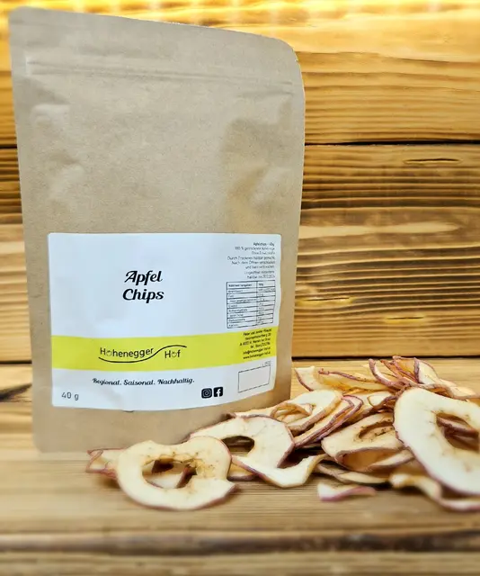 Am Hohenegger Hof wird frisches Obst zu Säften, Schaumwein, Apfelchips und anderen Spezialitäten veredelt – regional, saisonal und mit viel Handarbeit. | Foto: Hohenegger Hof