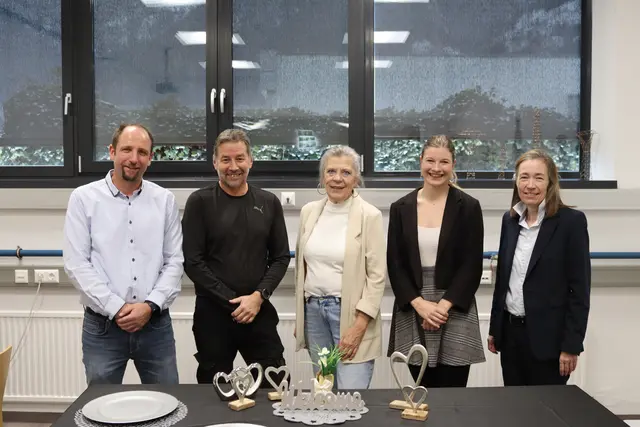 v.l.: Steiner, Thurner, Hinteregger, Anderwald und Friedrich hießen die vielen Betriebe willkommen. | Foto: MeinBezirk.at