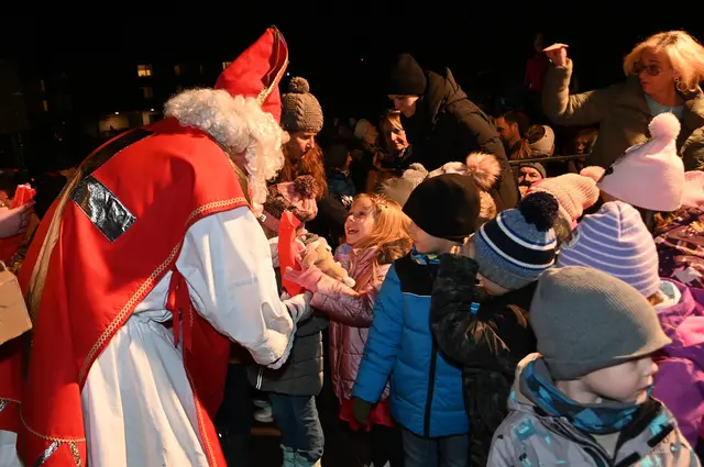 Wenn der Nikolaus zu Besuch kommt, beginnen die Kinderaugen zu leuchten. | Foto: Peter Kowal senior