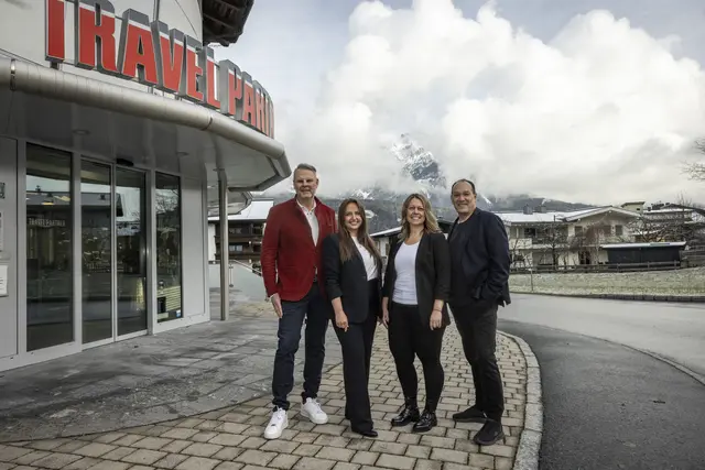Die Travel Partner Group baut ihre Präsenz im Schweizer Markt aus. Im Bild: Michael Poot (CEO Travel Partner Group), Kinga Rudek (Hoteleinkauf Travel Partner Suisse AG), Karin Bachmann (Direktorin Travel Partner Suisse AG) und Matthias Huwiler (Verwaltungsrat Travel Partner Suisse AG) (v.l.).
 | Foto: Travel Partner / Hetfleisch