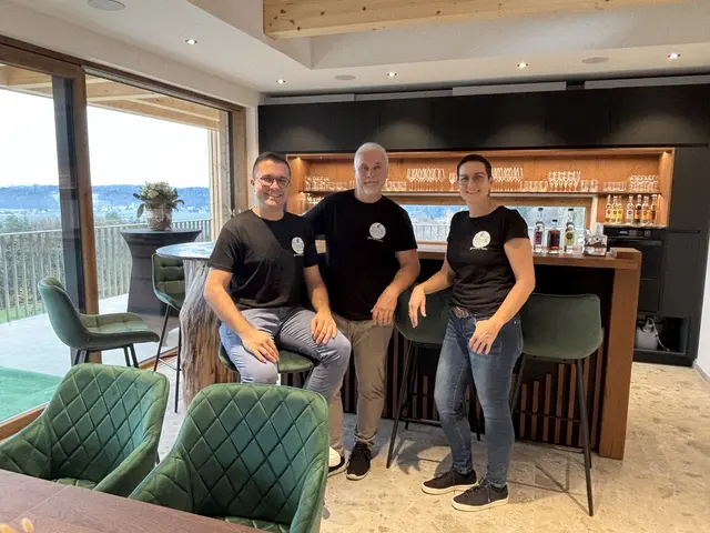 Johannes, Martina und Edmund Posch laden herzlich ein. | Foto: MeinBezirk/W. Fischer