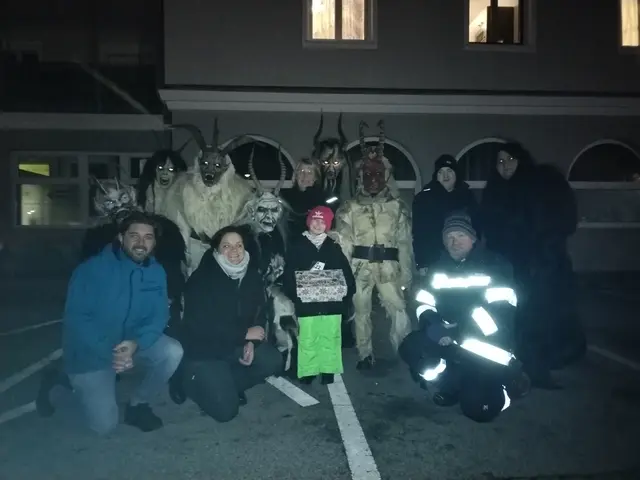 Trotz stürmischem Wetter fanden sich zahlreiche Besucherinnen und Besucher zum 5. Krampuslauf in Oberschützen ein.  | Foto: VP Oberschützen