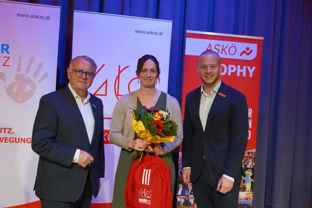 Die Mattersburgerin Elisabeth Steiger wurde von LH a.D. Sport Austria Präsident Hans Niessl und ASKÖ Präsident Maximilian Köllner mit der ASKÖ Trophy 2025 ausgezeichnet. ausgezeichnet.  