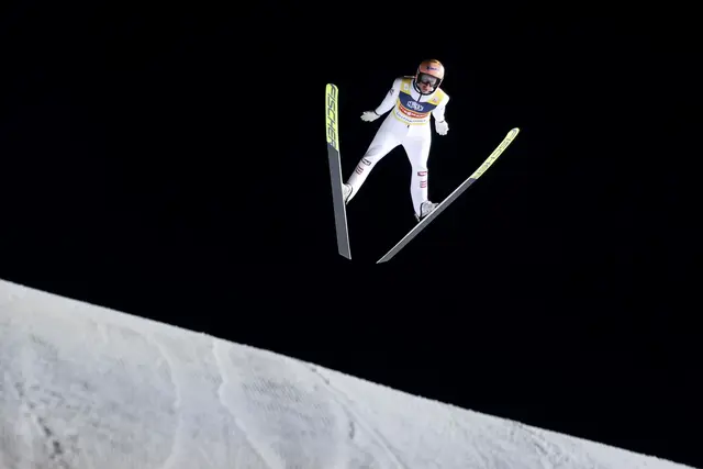 Stefan Kraft erreichte den dritten Platz beim ersten Springen. | Foto: GEPA