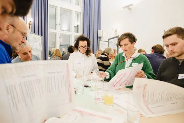 Die Ideenwerkstatt fand in der Bezirksvorstehung, Hütteldorfer Straße 188, statt. | Foto: Luiza Puiu