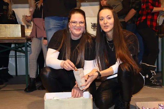 Lisa und Nathalie von der Vagus Pass halfen bei der Durchführung der vier Bewerbe.