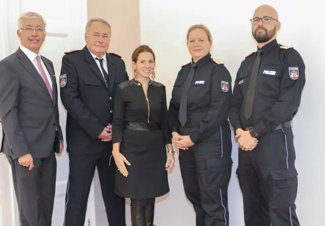 Stadtamtsdirektor Roland Enzersdorfer, Kommandant (ab 1.12. 2025 in Ruhe) Oberst Walter Santin, Bürgermeisterin Carmen Jeitler-Cincelli, Kommandant-Stellvertreterin Birgit Wollenek und Stadtpolizeikommandant David Friedl. | Foto: 2025psb/sk
