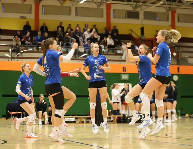 Die Damen bejubeln einen klaren Erfolg gegen die Roadrunners Wien. | Foto: Markus Mörwald