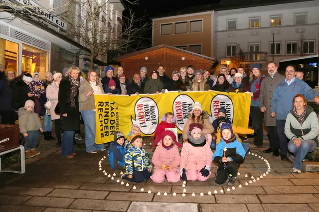 Bei einem stimmungsvollen Auftaktevent appellierten die Kinderfreunde an Frieden, Solidarität und Kinderrechte. | Foto: Eckhart Herbe