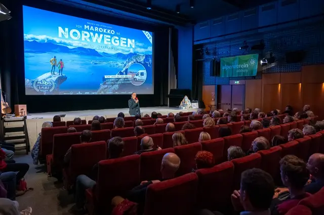 Festivaleröffnung mit Festivalleiter Martin Hasenöhrl | Foto: Bergfilmfestival/Piet Six