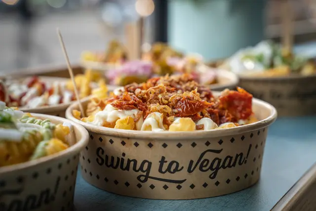 Eine Spezialität der veganen Fastfood Kette : die "Loaded Fries". | Foto: Swing Kitchen