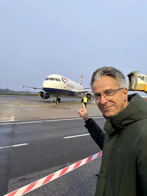 Setzt sich für einen starken Grazer Flughafen ein: Wirtschaftsstadtrat Kurt Hohensinner beim Erstflug der British Airways nach Graz. | Foto: Stadt Graz