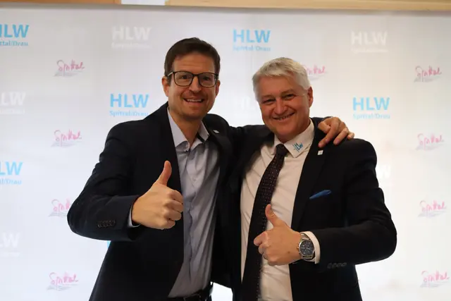 Lehrer Gernot Tischler und Direktor Adolf Lackner | Foto: MeinBezirk.at