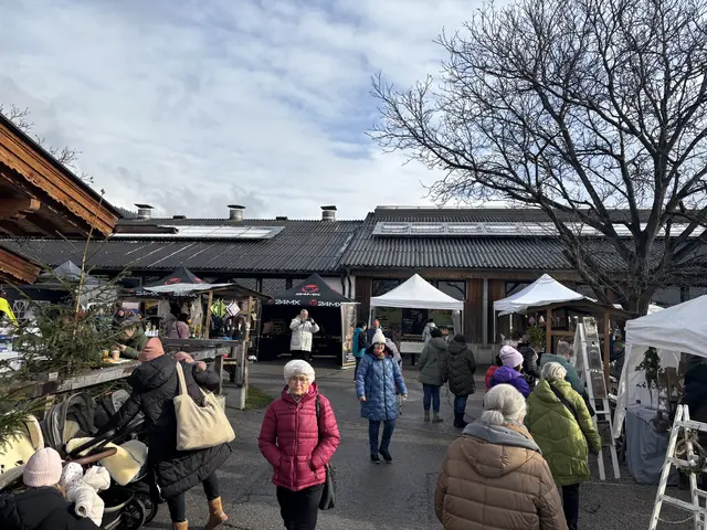 Ein Blick auf die liebevoll gestalteten Stände des Marktes. | Foto: Kendlbacher