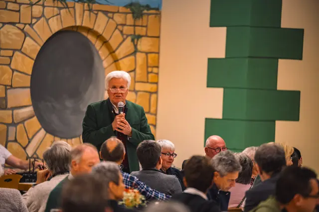 Joachim Weißbacher führte mit viel Humor durch den Abend. | Foto: Pernsteiner
