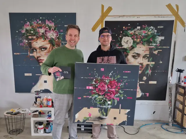 Manuel Prunbauer (links) und Georg Pummer präsentieren die Herzogenburger Pralinen-Edition 2025 mit ihren neuen Geschmacksrichtungen und dem exklusiven Design-Motiv. | Foto: Erber