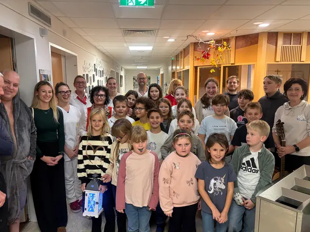 Die Liebenfelser Volksschüler brachten etwas Freude in den Krankenhausalltag bei den Barmherzigen Brüdern in St. Veit. | Foto: Bimbulli GmbH