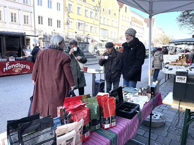 Der Info- und Verkaufsstand am Braunauer Wochenmarkt bot Infos und faire Produkte aus dem Weltladen Braunau. | Foto: Initiative Eine Welt