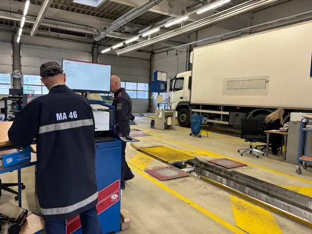 Die Gruppe Sofortmaßnahmen führte am Wochenende zusammen mit weiteren Behörden verschiedenste Kontrollen durch. Unter anderem wurden Roadrunner und ihre Fahrzeuge unter die Lupe genommen. | Foto: Gruppe Sofortmaßnahmen