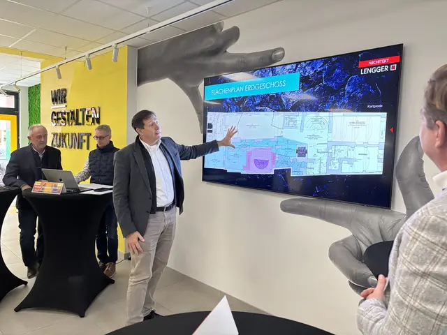 August de Roode bei der Präsentation. 