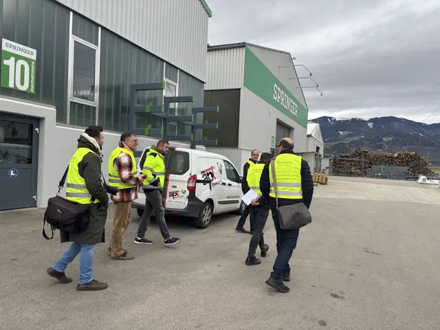 Exklusiv geladene Medien wurden über das Springer-Gelände geführt. | Foto: MeinBezirk/Katja Pagitz