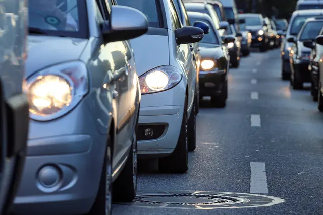 801 Fahrzeuge pro 1.000 Einwohner im Bezirk Braunau. | Foto: smarterpix/Canetti