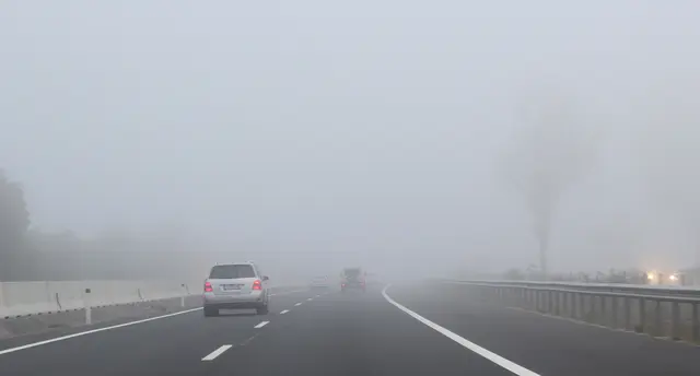 Tagfahrlicht ist bei Nebel nicht ausreichend - Heck bleibt unbeleuchtet | Foto: ÖAMTC/Kudlacek