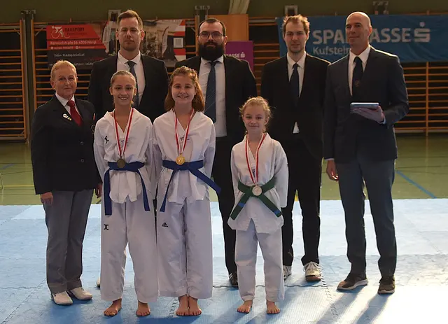 Das Kampfgericht - Tiroler Taekwondo Meisterschaft 2025 - hatte jede Menge Siegerehrungen durchzuführen. | Foto: Schwaighofer