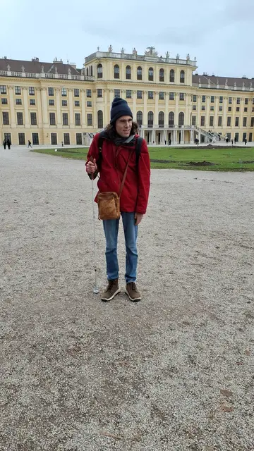 Dominic Schmid war mit seiner Begleiterin Elisabeth in Schönbrunn unterwegs.  | Foto: Elisabeth Posch