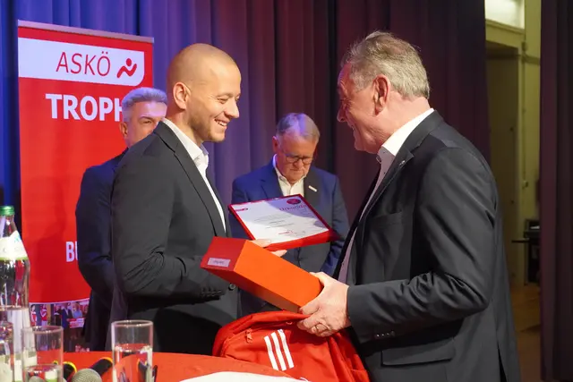 Bgm. Dieter Bosch hatte mit dem Ehrung ein große Freude. 