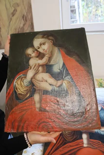 Werke, an denen die Restauratorin aktuell in ihrem Atelier arbeitet.  | Foto: Elisabeth Zangerl 