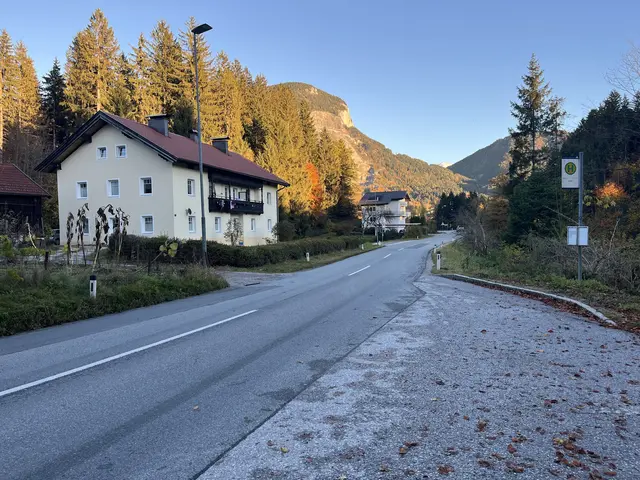 Rund 1 Million Euro würde ein kombinierter Geh- und Radweg entlang der Landesstraße L 208 (Dorfzentrum Bad Häring bis Abzweigung Großkink) voraussichtlich kosten. | Foto: Barbara Fluckinger