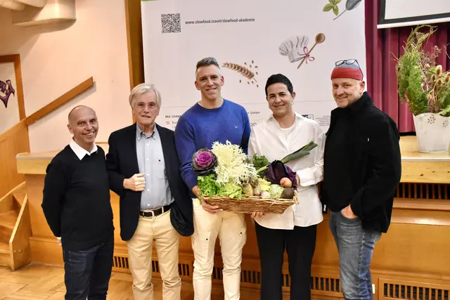 Eckart Mandler, Dr. Georg Lexer, DDR. Dietmar Rösler, Marianne Daberer und Herwig Ertl (v.l.) | Foto: MeinBezirk/Dominik Lach