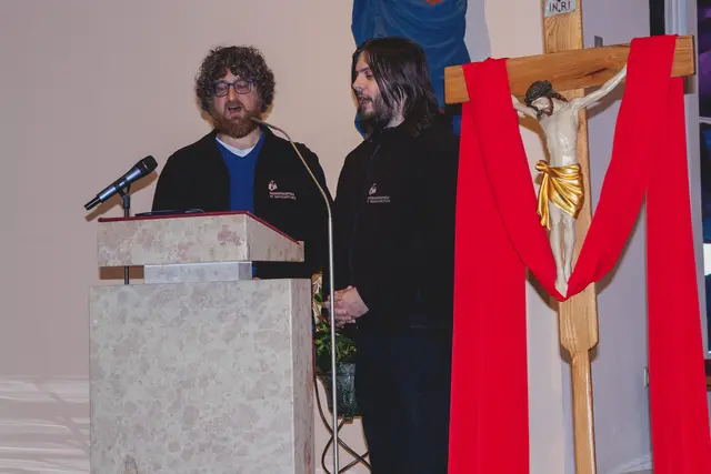 Die beiden Jesus-Darsteller Andreas Schalling und Rupert Kugler sprachen die Gelöbnisformel.  | Foto: Passionsspiele St. Margarethen