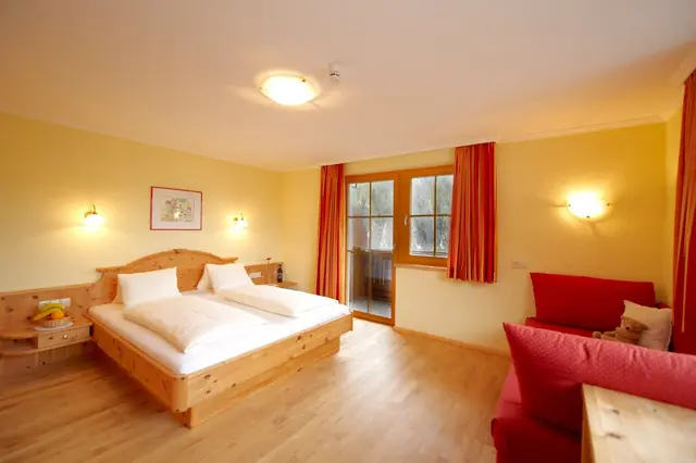 Vom Zimmer direkt auf die Piste: Bei der Hotel-Pension Bruckreiterhof ist das möglich. | Foto: Hotel-Pension Bruckreiterhof