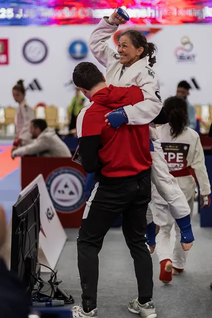 Marion Tremel mit Coach Matthias Weisz bei der WM in Thailand. | Foto: Svenja Meiners