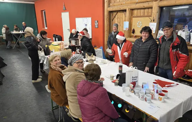 Am Stand der VP Frauen Edelschrott war einiges los. | Foto: VP Frauen Edelschrott