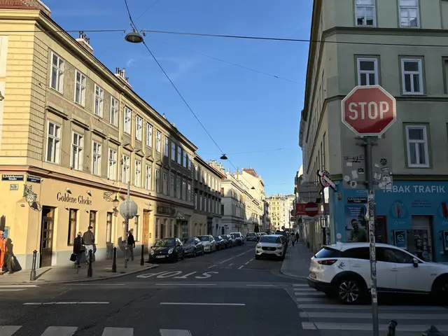 Könnte in Margareten das Parken künftig auch am Samstag kostenpflichtig werden? Wenn es nach dem Bezirksvorsteher Michael Luxenberger (Grüne) geht, durchaus. | Foto: Nathanael Peterlini/MeinBezirk