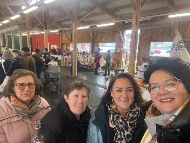 LAbg. und Bezirksleiterin Klaudia Stroißnig schaute auch in Edelschrott vorbei. | Foto: Stroißnig