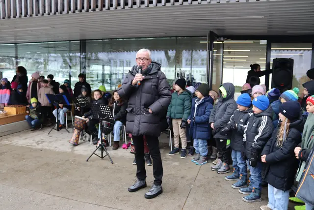 Bgm. Herbert Mayer bei seiner Begrüßung.  | Foto: Elisabeth Zangerl