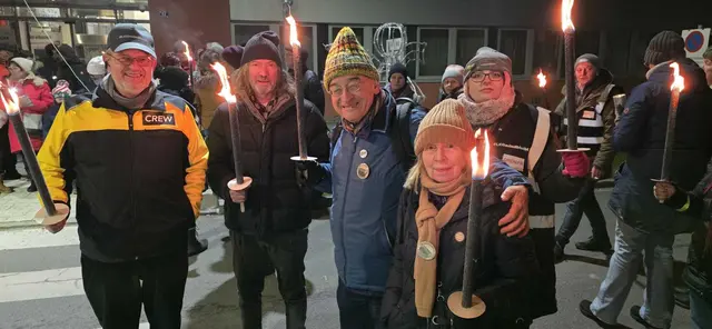 Vor dem Krankenhaus wurden Lichter entzündet. | Foto: LKGmündbleibt