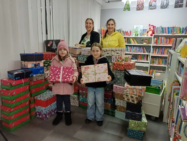 Die Bücherei Mönchhof unterstützt auch heuer wieder die Aktion „Weihnachten im Schuhkarton“. | Foto: Bücherei Mönchhof