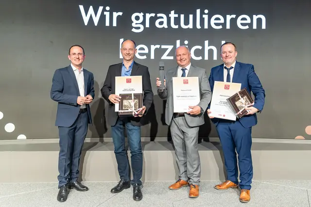 Dogsworld GmbH erhielt die Top-Handelstrophy. | Foto: Roberta Pelzl/cityfoto