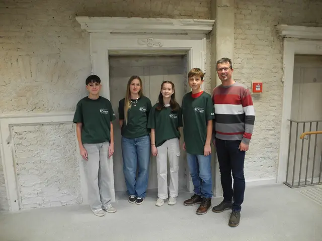 Die vier Náboj-Teilnehmerinnen und Teilnehmer aus Köflach wurden gut betreut. | Foto: Gymnasium Köflach