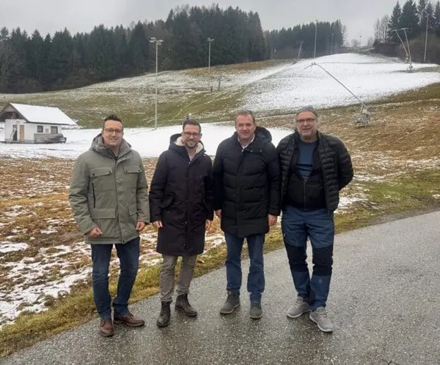 von links: Amtsleiter Daniel Nessmann, LR Sebastian Schuschnig, BGM Dieter Mörtl, Betriebsleiter Günter Zinkowitz | Foto: Büro Schuschnig/Hermann