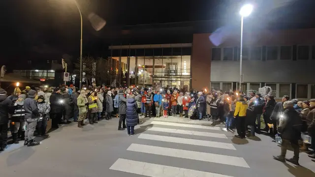 Viele Menschen kamen zur Mahnwache des Vereins LKGmündbleibt. | Foto: LKGmündbleibt