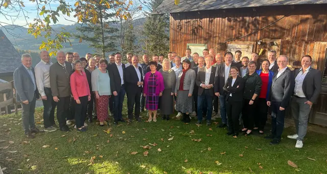 Die politischen Entscheidungsträgerinnen und Entscheidungsträger aus Reihen der ÖVP im Bezirk erarbeiteten Schwerpunktthemen.  | Foto: ÖVP Bezirk Weiz 